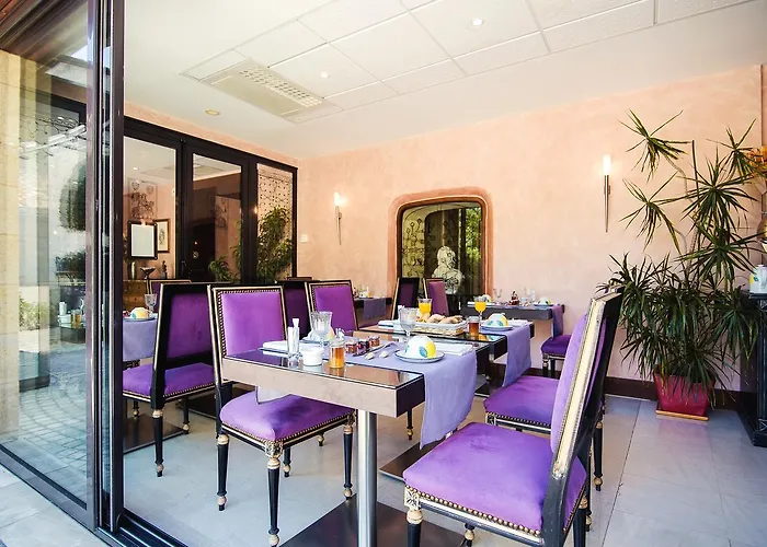 Hotel Au Logis Des Remparts