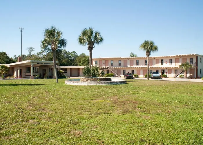 Nassau Holiday Motel