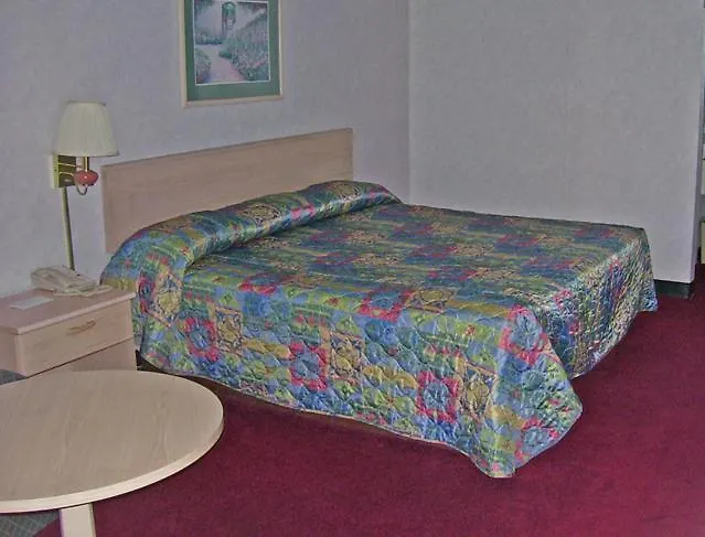 Colonial Inn And Suites