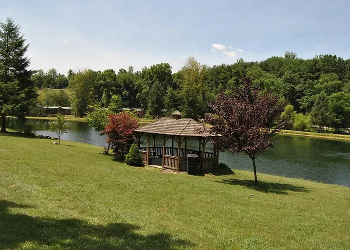 Robin Hill Camping Resort Premium Cottage 1