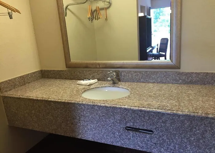 Economy Inn