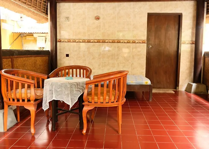 Kerti Beach Bungalow And Restaurant