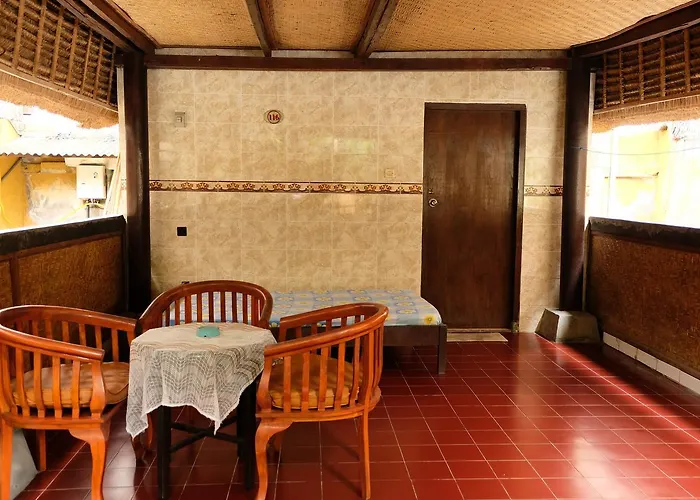 Kerti Beach Bungalow And Restaurant