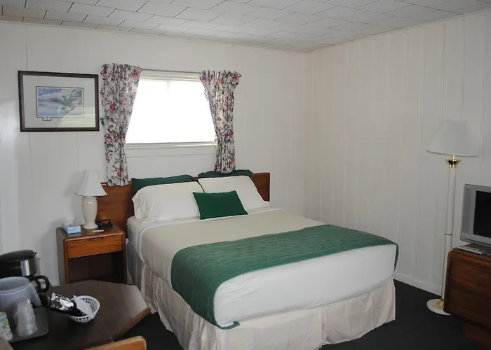 Rock Ledge Motel