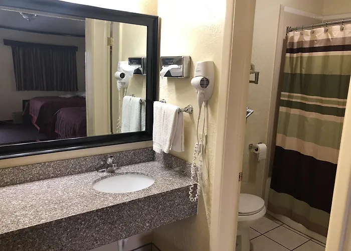 Flamingo Inn