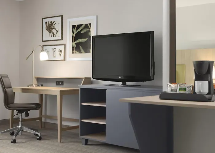 Country Inn & Suites By Radisson, Decorah, Ia