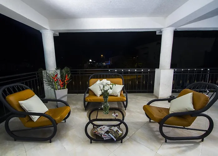 Hotel Montserrat Plaza