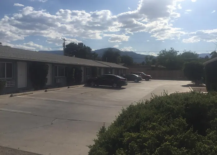Little Daisy Motel