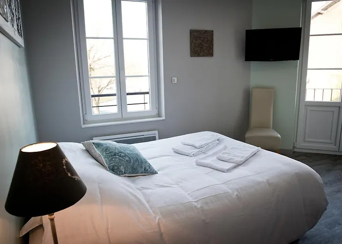 Logis Hotel Restaurant Le Relais Fleuri