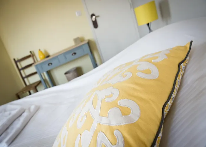 Logis Hotel Restaurant Le Relais Fleuri