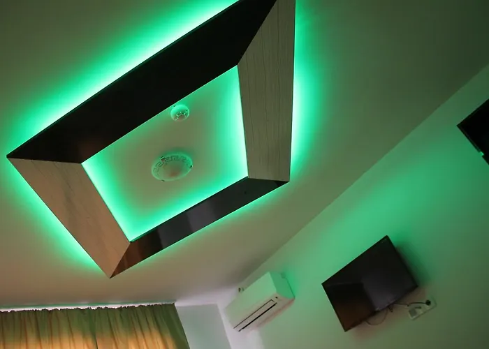 Tiara Hotel