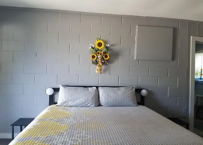 Canton Motel