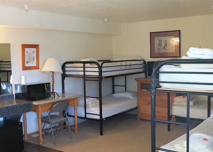 Whitney Portal Hotel And Hostel