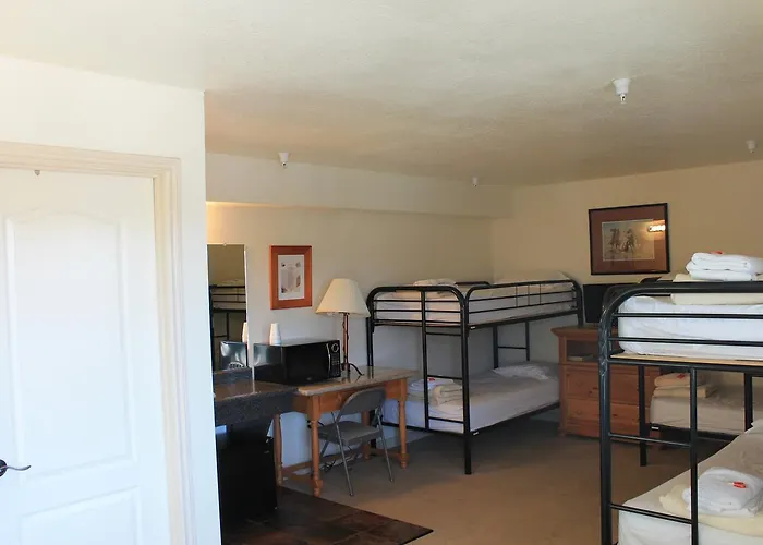 Whitney Portal Hotel And Hostel