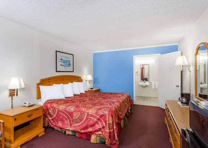 Days Inn By Wyndham Summerton
