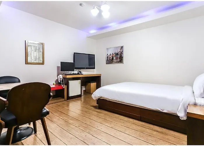 Crystal Motel