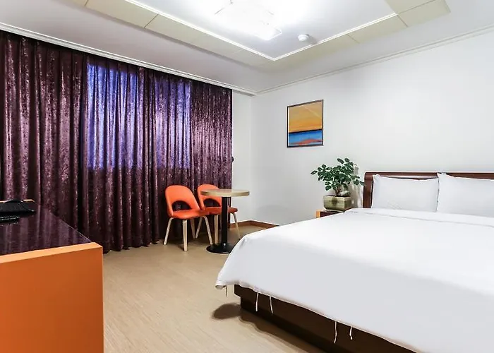 Crystal Motel