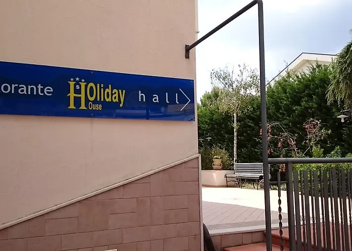 Hotel Holiday House