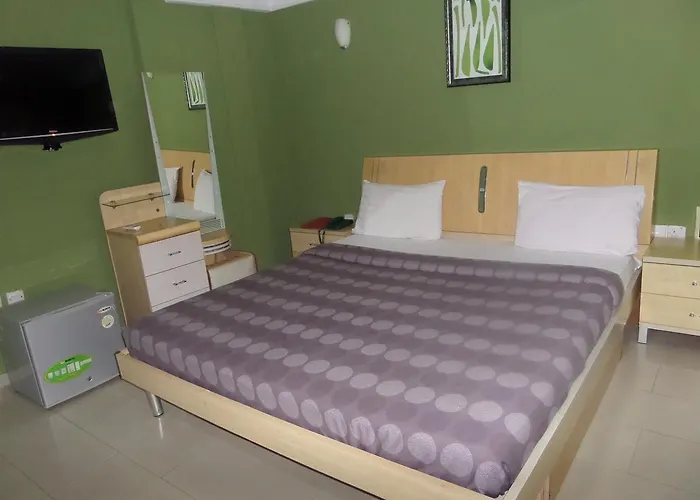 Theodawn Hotels @ Suite 29