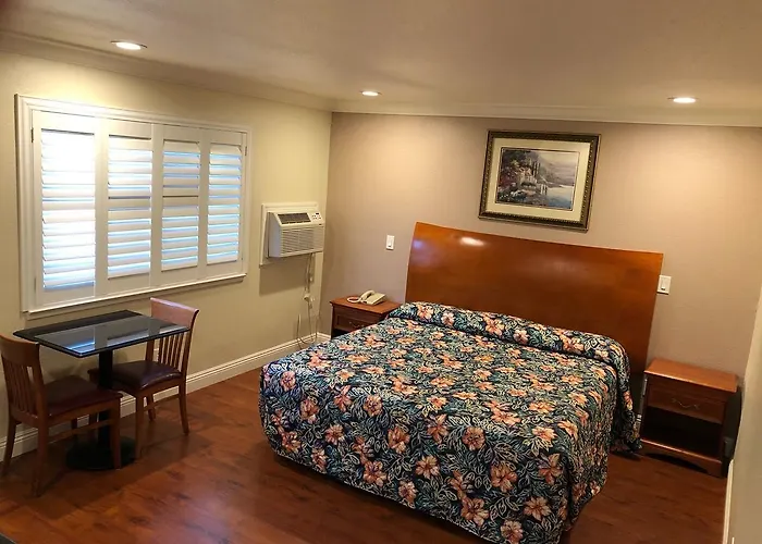 Thunderbird Motel