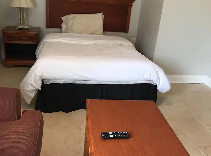 Red Carpet Inn, Alexandria