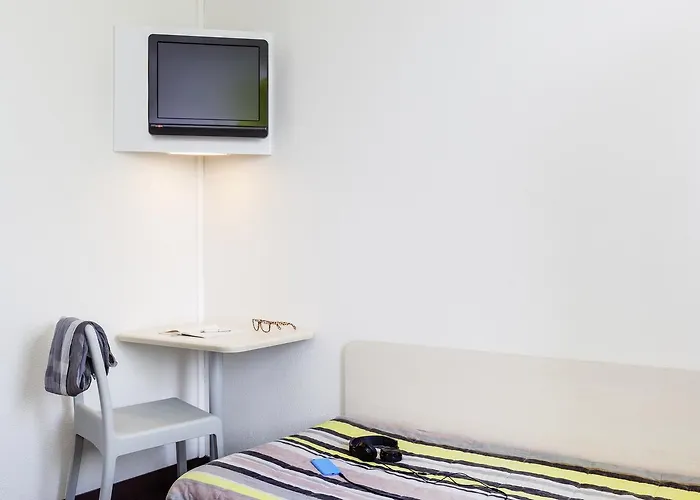 Hotel First Eco Savigny Villemoisson Centre Commercial Carrefour
