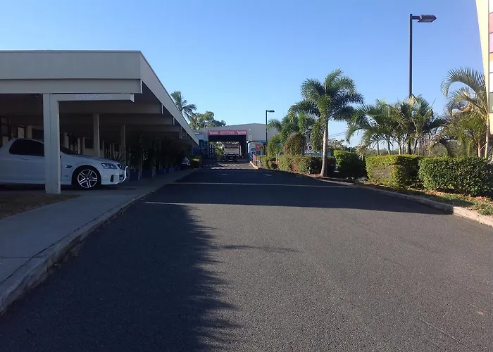 Tannum Sands Hotel / Motel