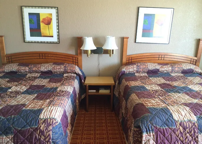 Lake Shore Motel