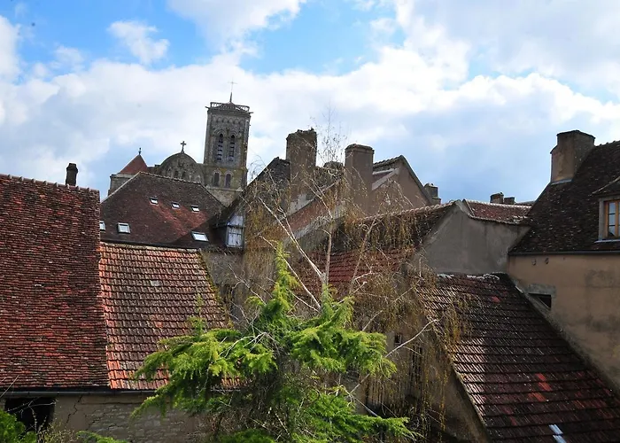 Les Glycines Vezelay