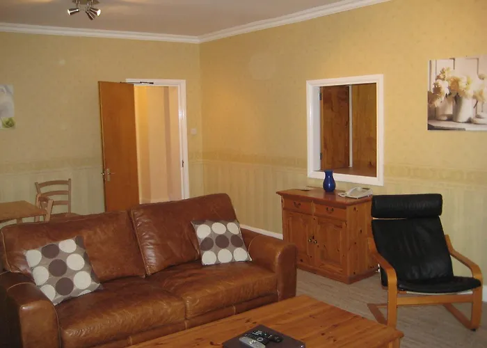 Canterbury Hotel Cottages And Apartment'S