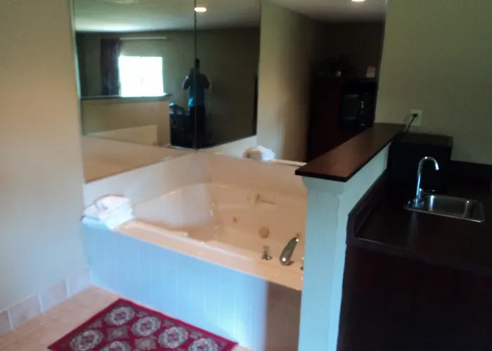 Garden Inn & Suites - Fitzgerald