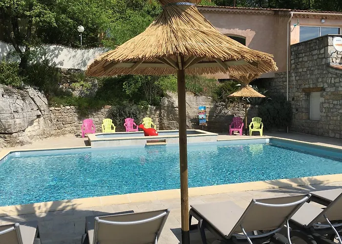 Camping Chalets Les Chenes Verts