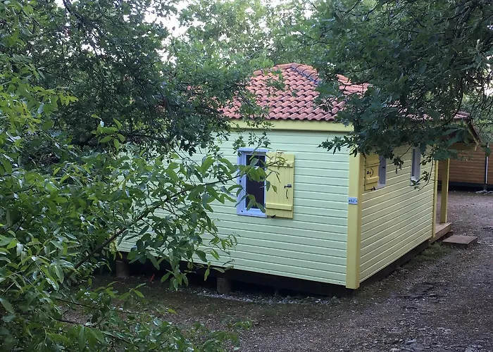 Camping Chalets Les Chenes Verts