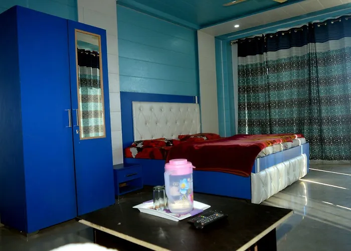 Hotel Holiday Home Khajjiar