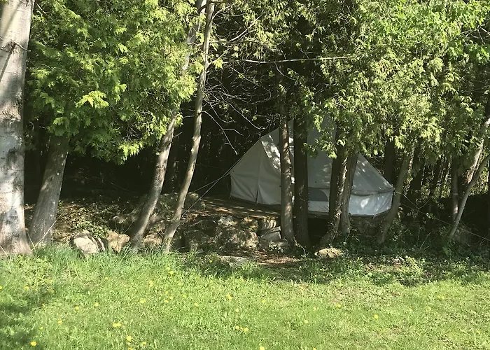 The Spirit Rock Outpost & Lodge