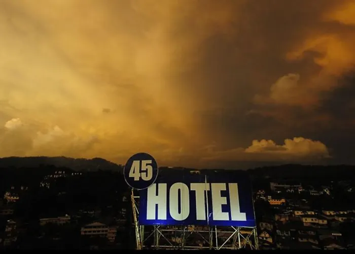 Hotel 45