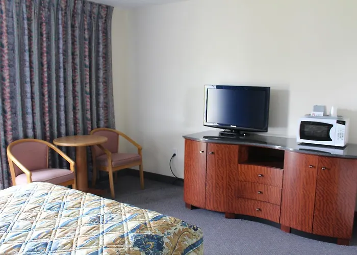 Krystal Penguin Inn