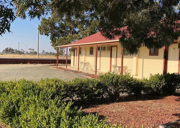 Outback Quarters Motel Hay