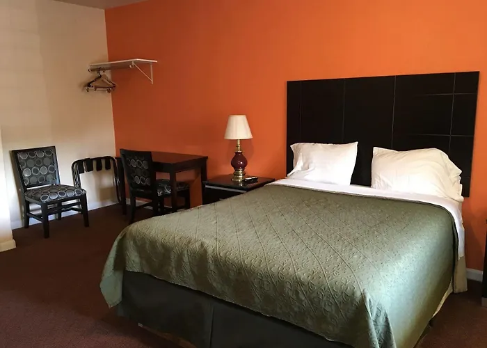 Arroyo Village Inn