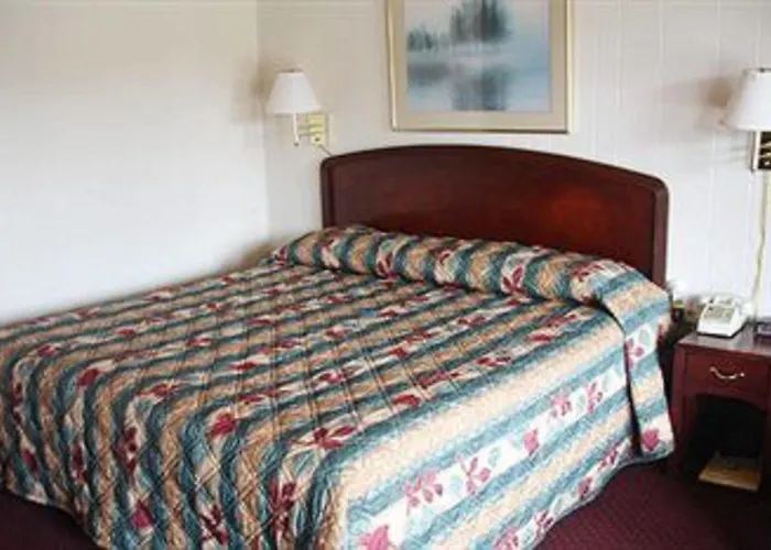 Washington & Lee Motel