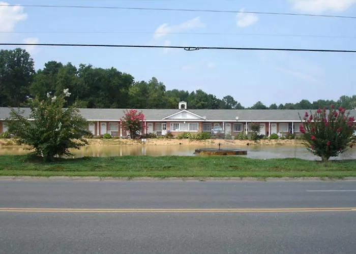 Washington & Lee Motel