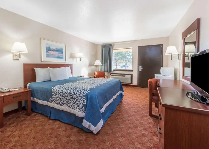 Days Inn By Wyndham Russell
