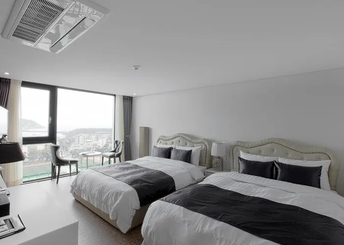 Eins Hotel