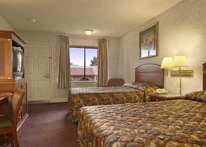 Courtyard Inn