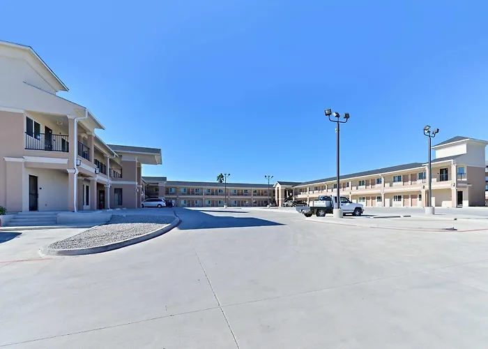 Quality Inn & Suites Carrizo Springs North