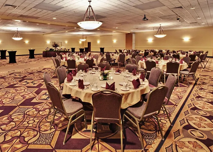 Ramada By Wyndham Midtown Grand Island
