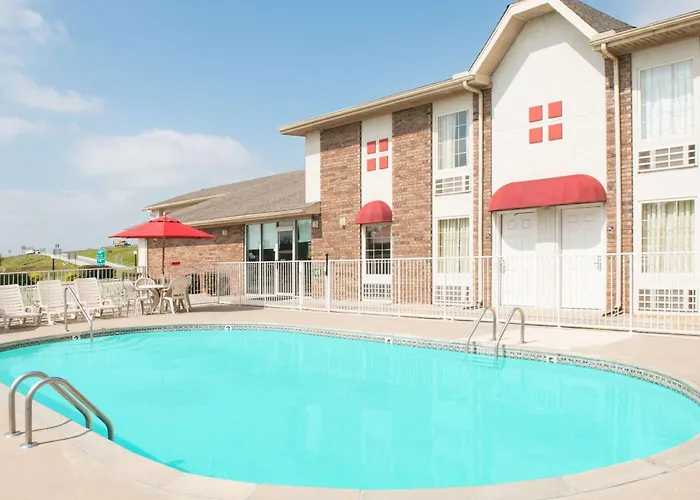 Boarders Inn And Suites By Cobblestone Lamar Missouri