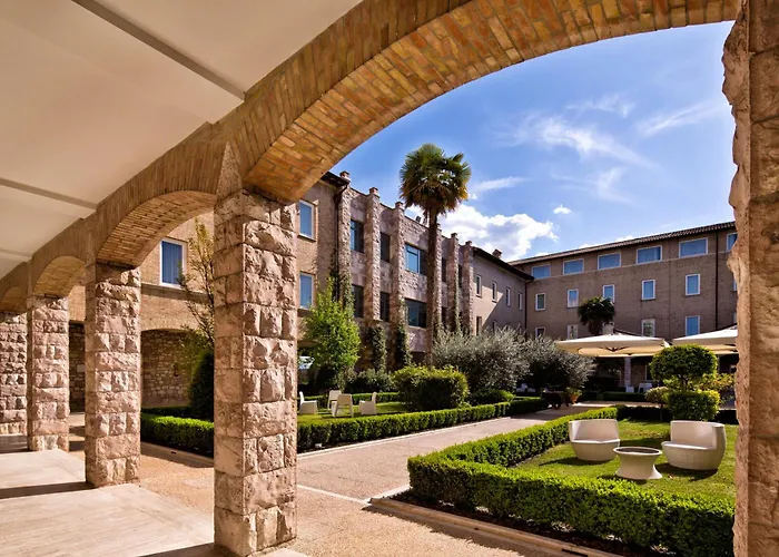 Th Assisi - Hotel Cenacolo