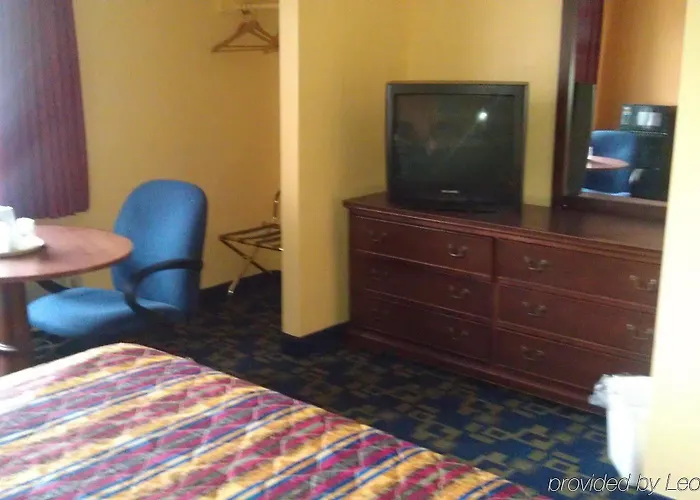 Rumford Motor Inn