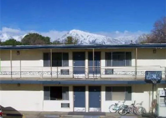Thunderbird Motel